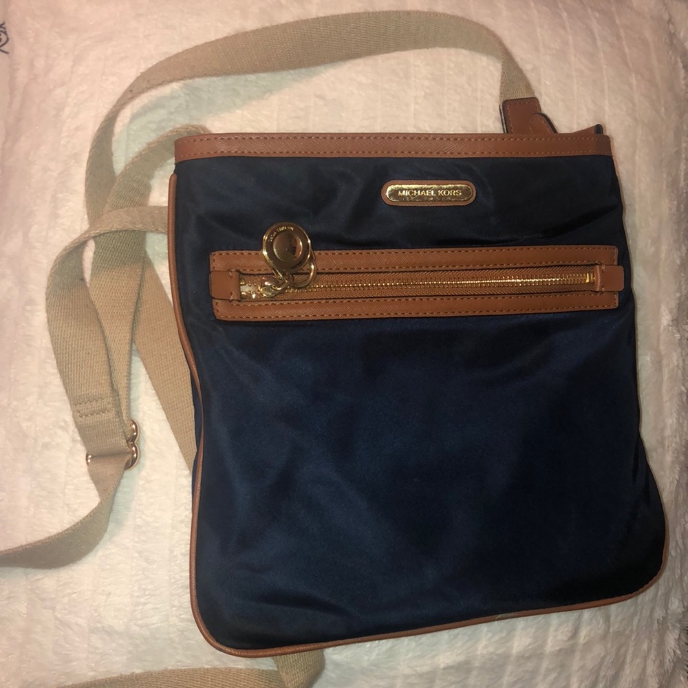 MICHAEL KORS x CROSSBODY